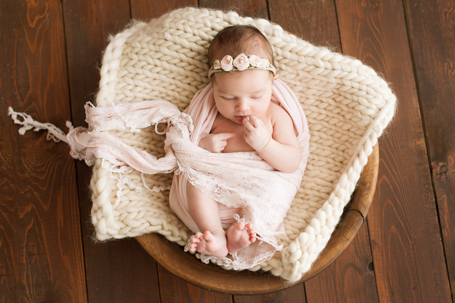 How to Choose Fabric for Newborn Photography Props | Best Newborn  Photography Props