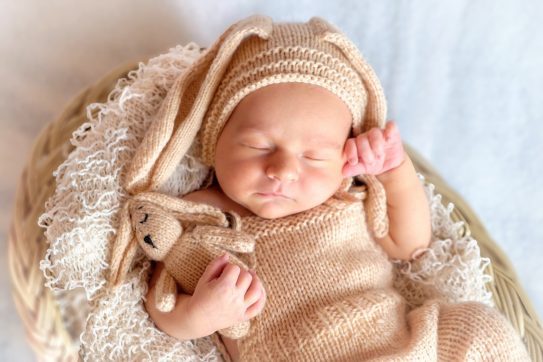 Guide to Choosing Newborn Photography Props | Best Newborn Photography